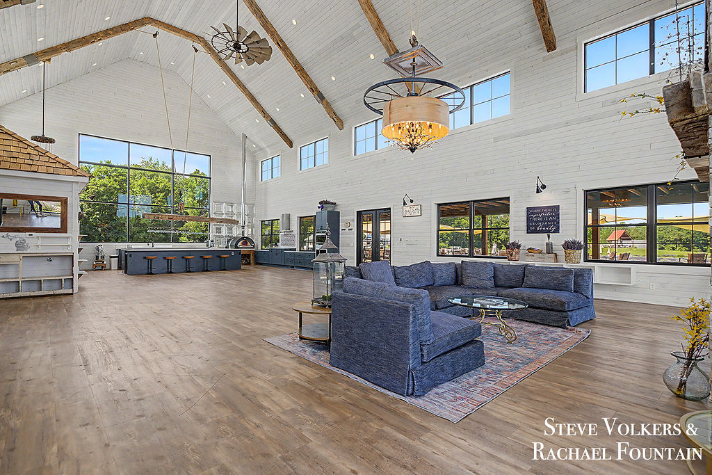 New The Custom Barn photo