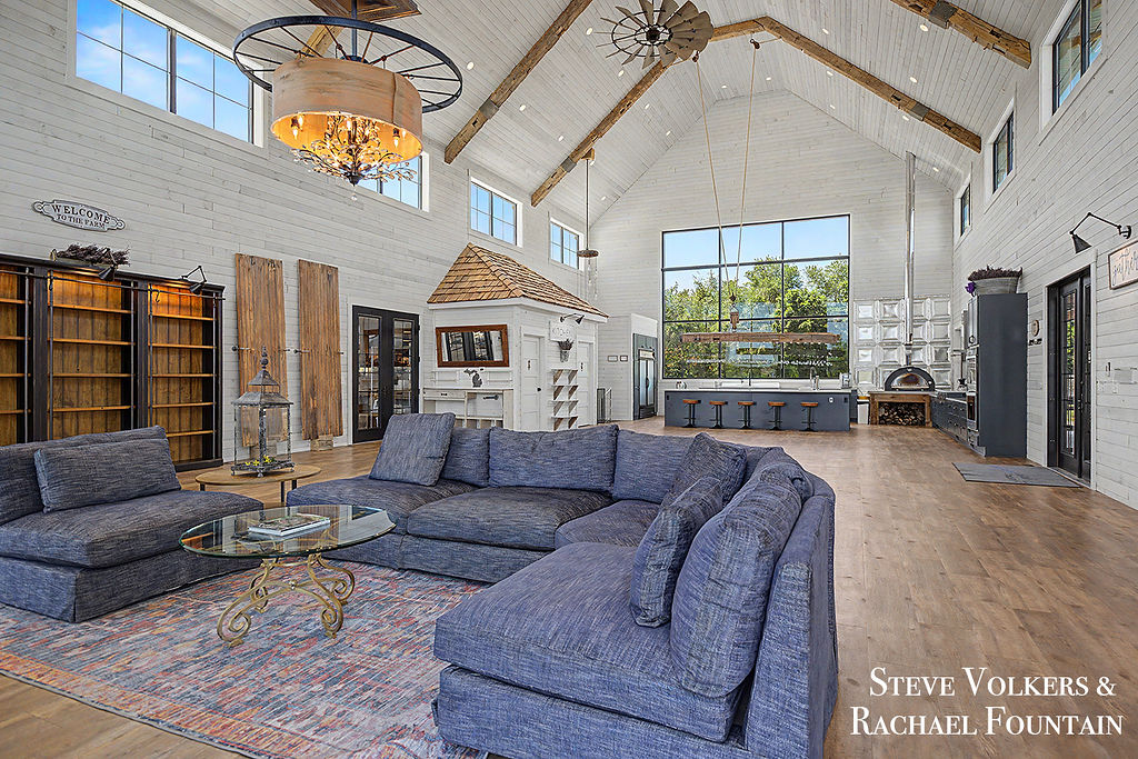 New The Custom Barn photo